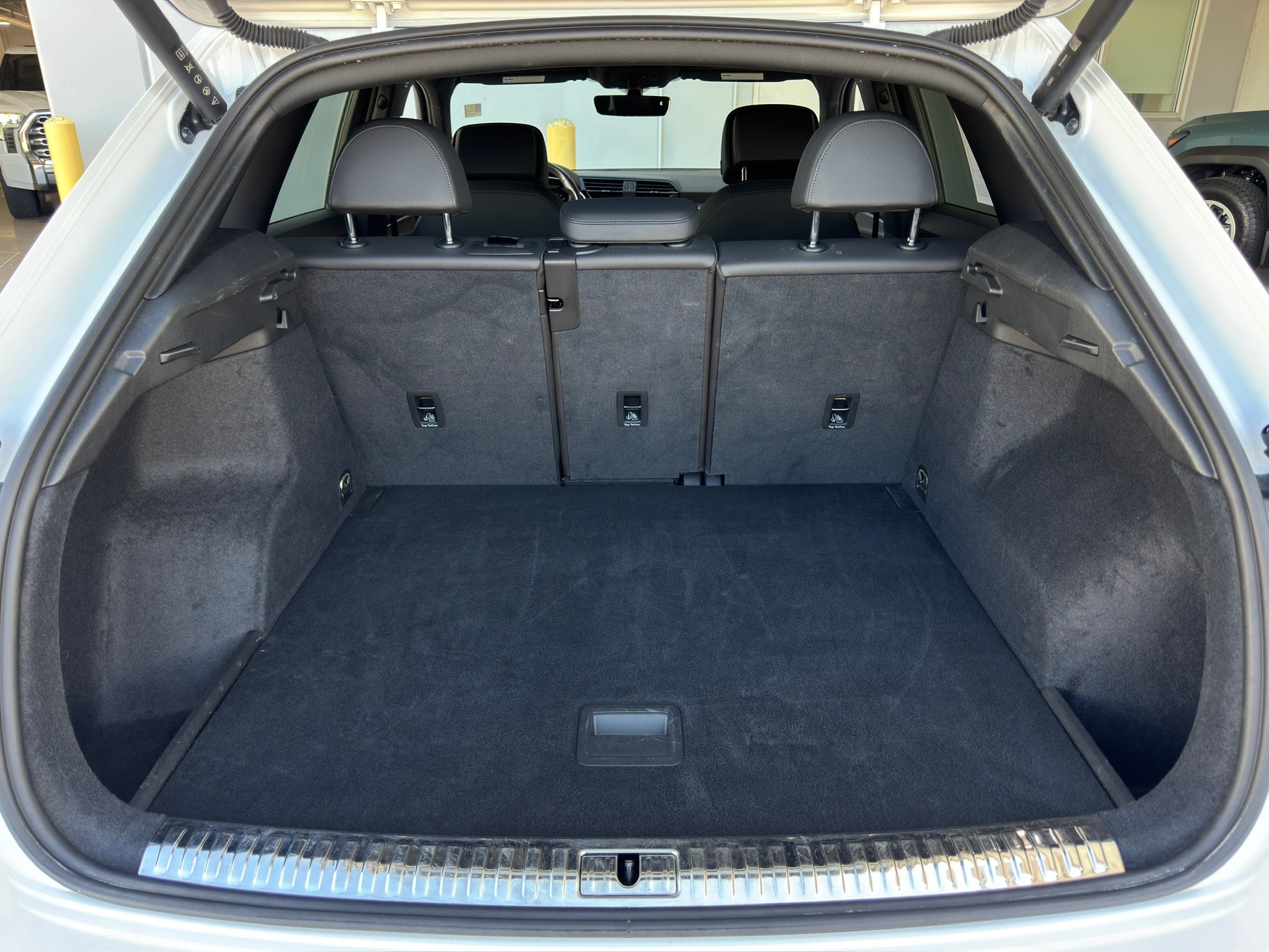 2024 Audi Q3 Premium White at River Oaks CDJR