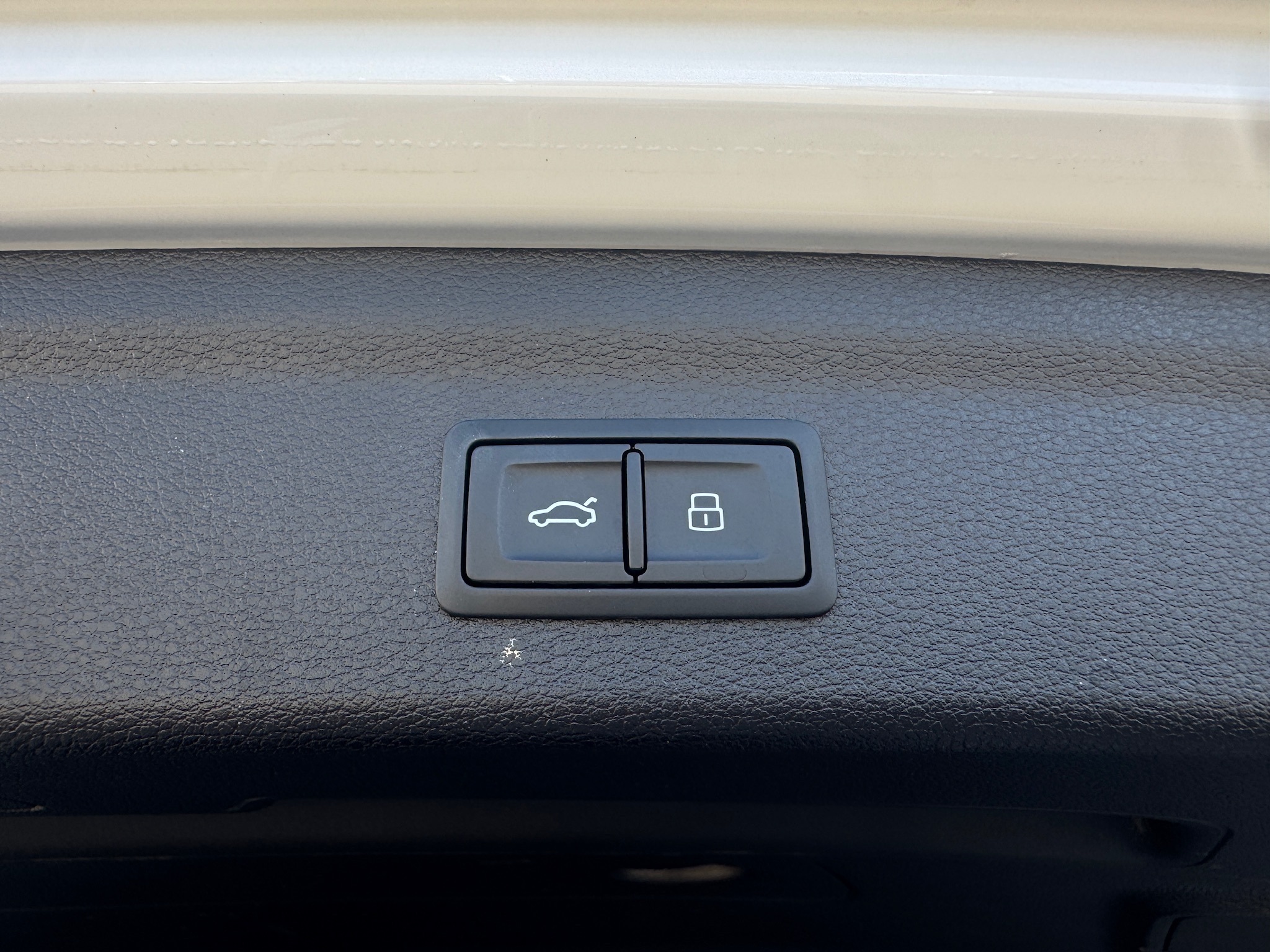 2024 Audi Q3 Premium White at River Oaks CDJR