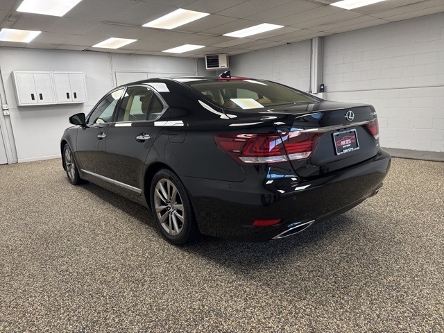 2016 Lexus LS 460 photo 4