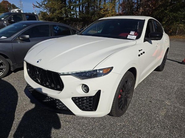 2023 Maserati Levante Modena's photo