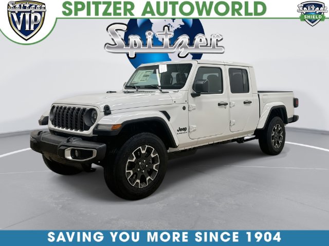 Bright White Clearcoat 2026 Jeep Gladiator Pickup Truck Four-Wheel Drive 8-Speed Automatic
