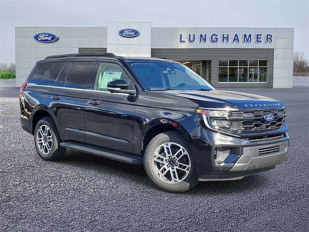 2025 Ford Expedition Active's photo
