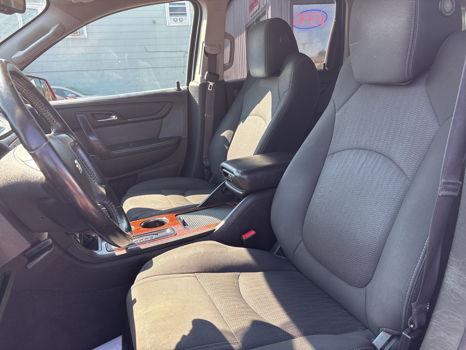 2013 Chevrolet Traverse 1LT photo 11