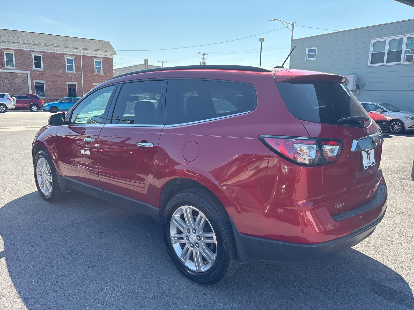 2013 Chevrolet Traverse 1LT photo 2