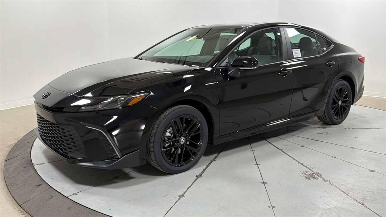 2026 Toyota Camry SE AWD