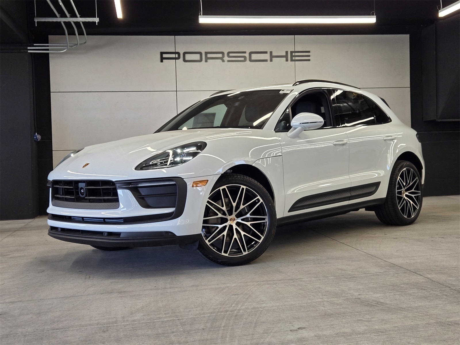 2025 Porsche Macan AWD