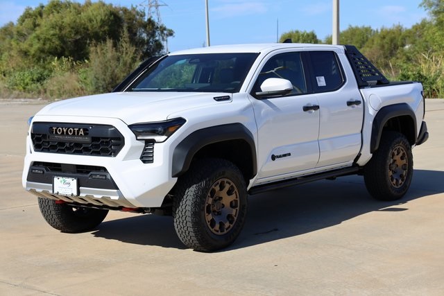 2025 Toyota Tacoma Hybrid Trailhunter - 2