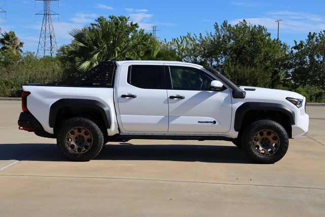 2025 Toyota Tacoma Hybrid Trailhunter - 3