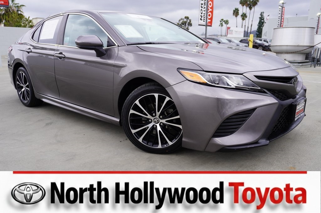 2020 Toyota Camry SE FWD