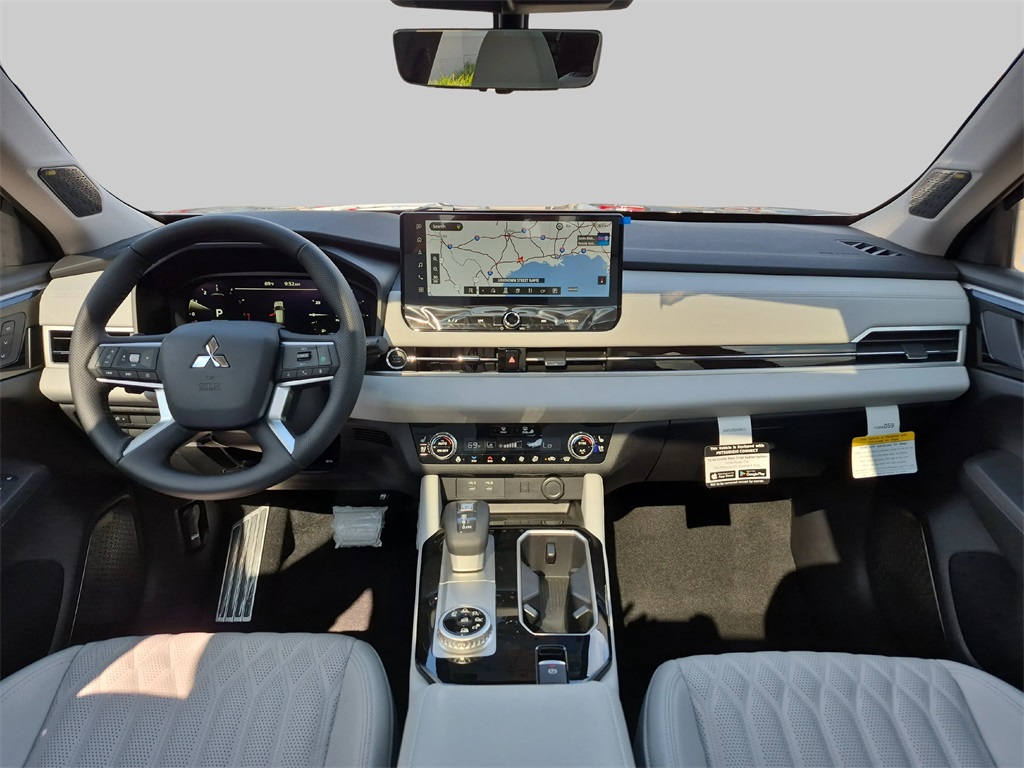 2025 Mitsubishi Outlander SEL Black at North Houston Mitsubishi