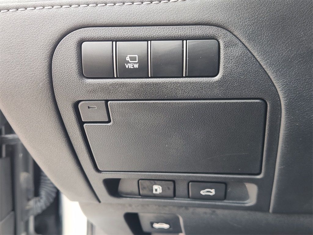 2019 Lexus LS  Silver at Autostrade