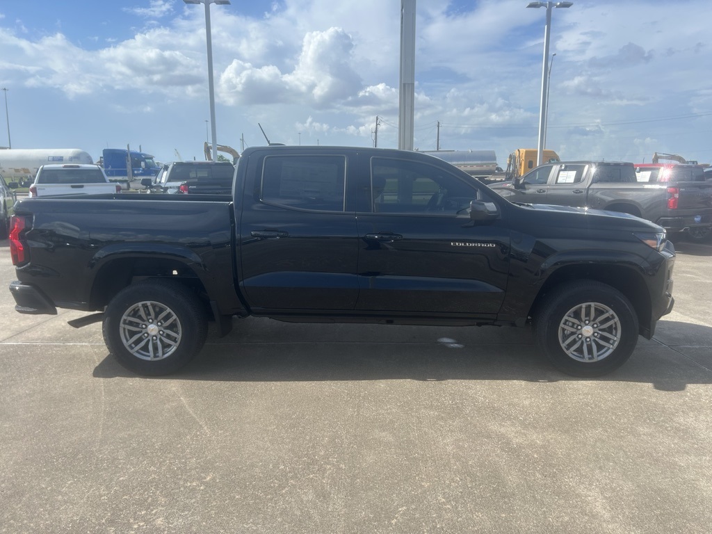 2025 Chevrolet Colorado LT - 8