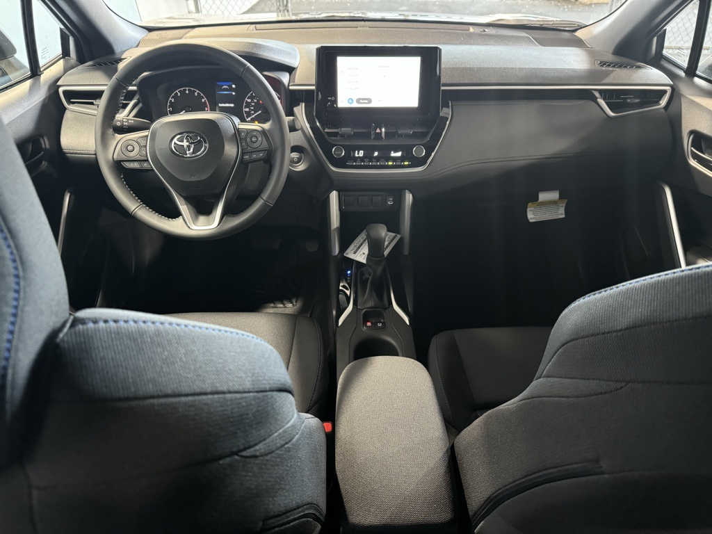 Thumbnail: 2025 Toyota Corolla Cross - 31