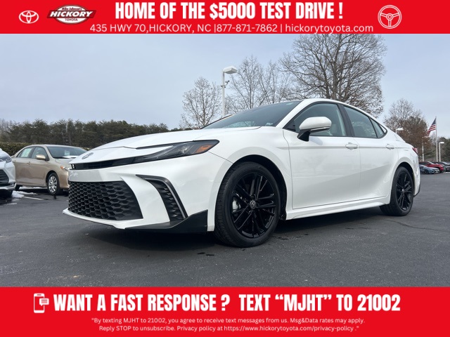 2025 Toyota Camry SE FWD