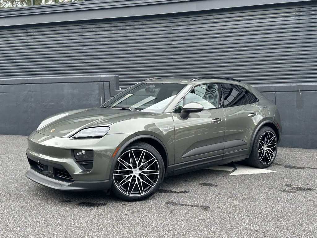 /2024 Porsche Macan-Electric