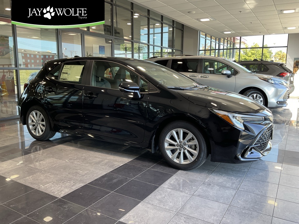 2025 Toyota Corolla Hatchback SE FWD