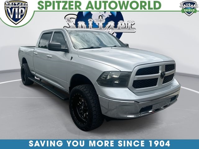 Bright Silver Clearcoat Metallic 2019 RAM 1500 Classic SLT Crew Cab 4WD Pickup Truck Four-Wheel Drive 8-Speed Automatic