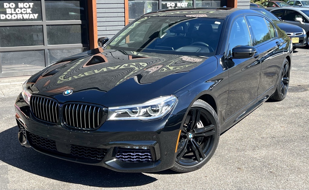 2018 BMW 7 Series 750i's photo