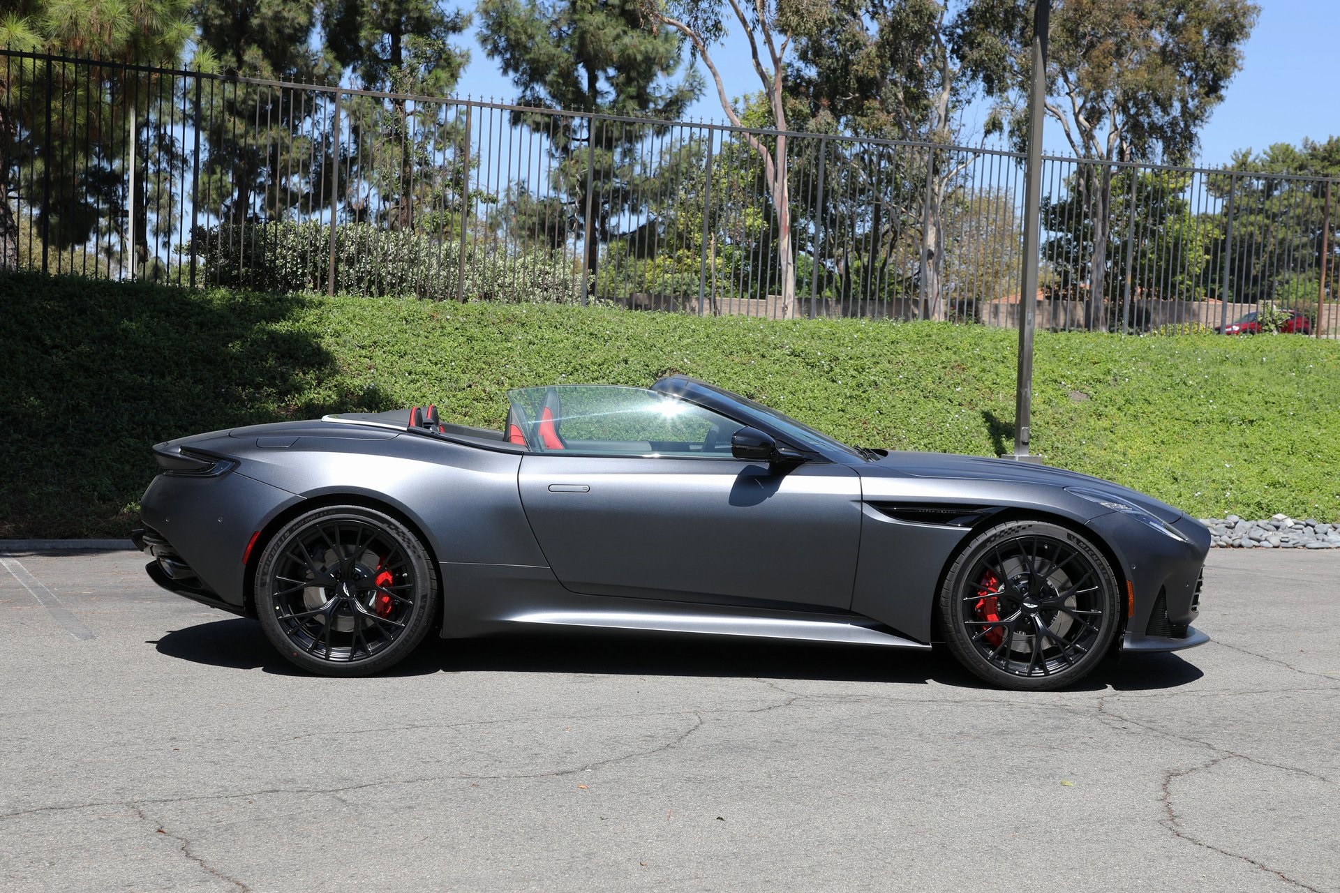 Aston Martin 2025 DB12 