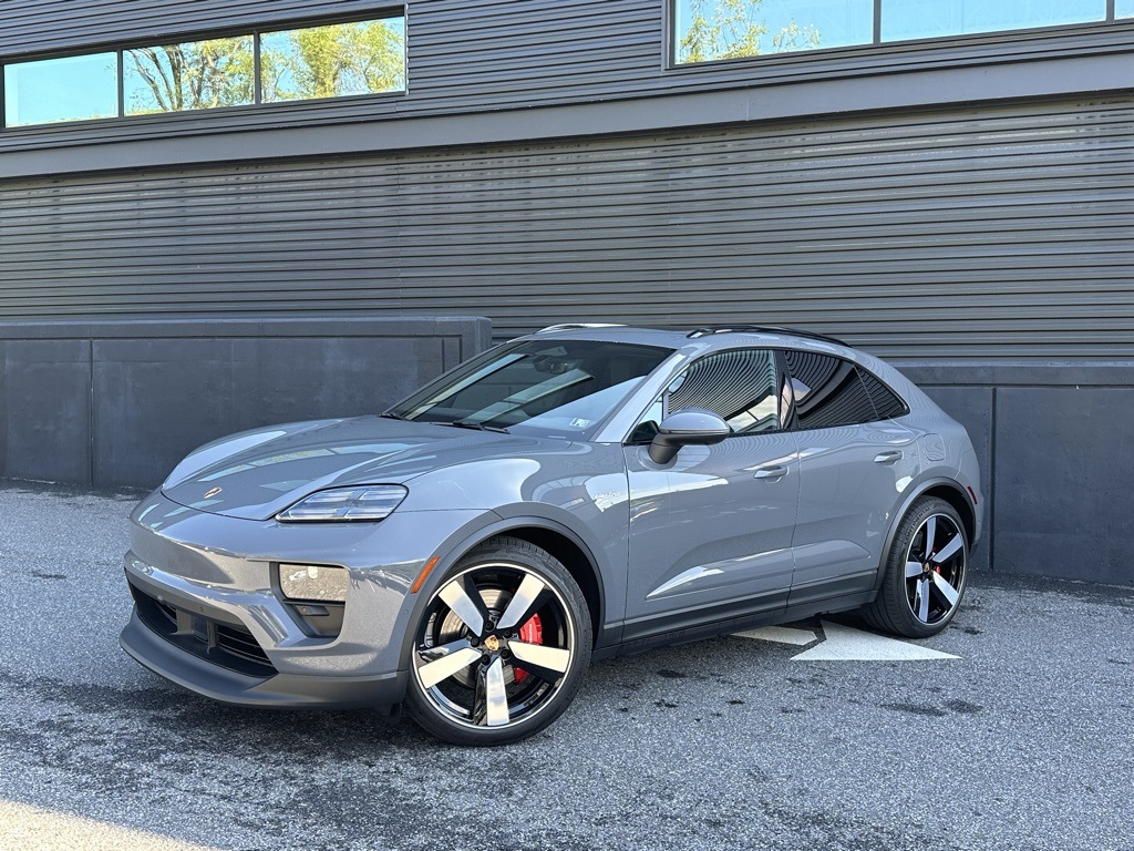 /2025 Porsche Macan-Electric