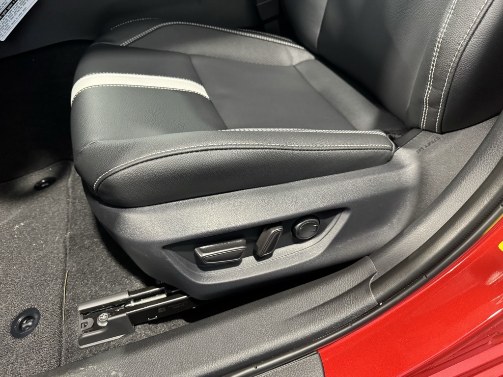 Thumbnail: 2025 Toyota Camry - 31