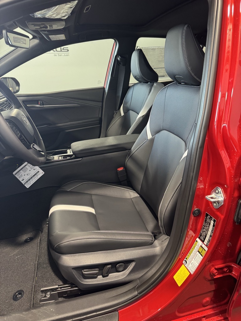 Thumbnail: 2025 Toyota Camry - 32