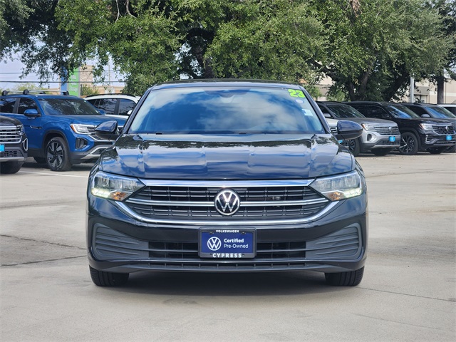 2023 Volkswagen Jetta SE photo 2