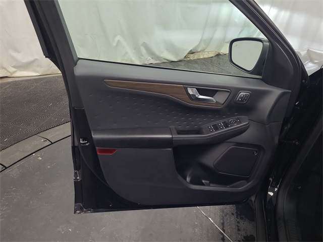 2020 – Ford – Escape