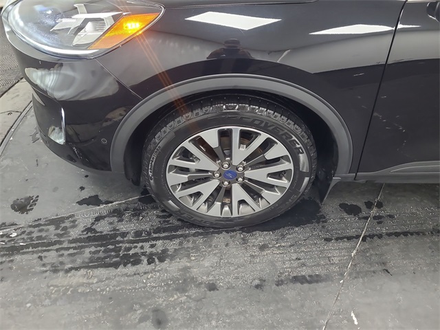 2020 – Ford – Escape