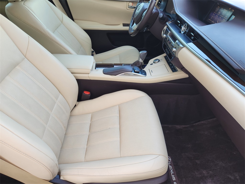 2016 Lexus ES 350 Silver at Bravo Nissan