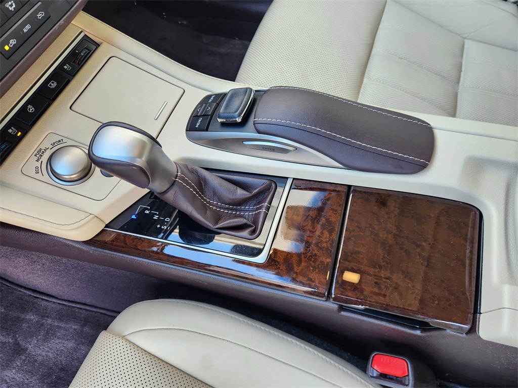 2016 Lexus ES 350 Silver at Bravo Nissan