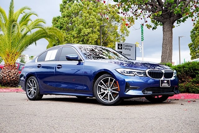 2022 BMW 3 Series 330i's photo