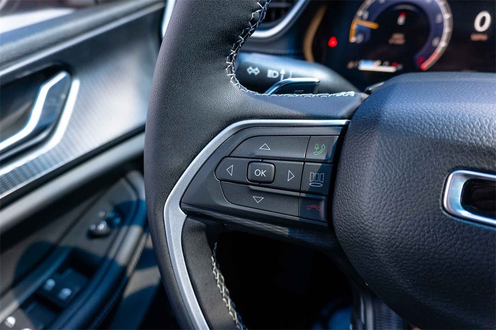 New Car 2025 Jeep Grand Cherokee L  Laredo For Sale Under $40,000 In San Marcos, Texas