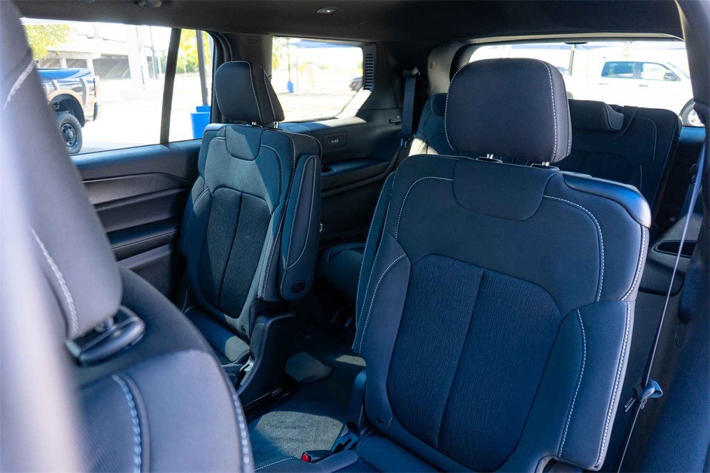 New Car 2025 Jeep Grand Cherokee L  Laredo For Sale Under $40,000 In San Marcos, Texas