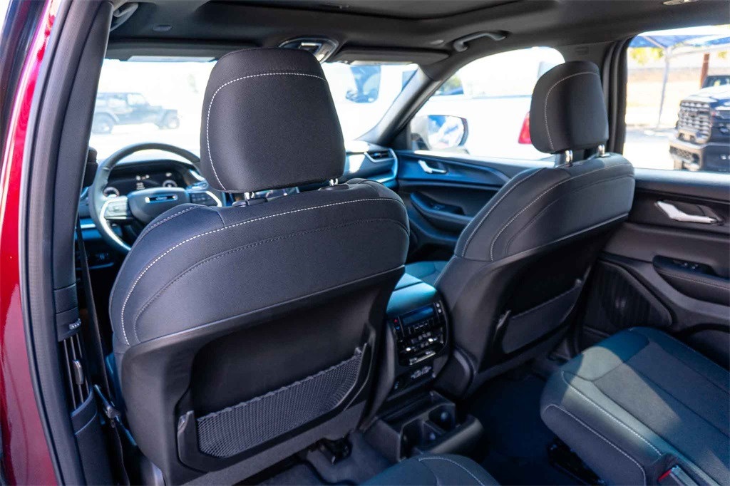 New Car 2025 Jeep Grand Cherokee L  Laredo For Sale Under $40,000 In San Marcos, Texas