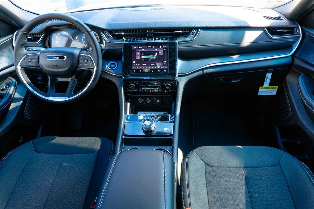 New Car 2025 Jeep Grand Cherokee L  Laredo For Sale Under $40,000 In San Marcos, Texas