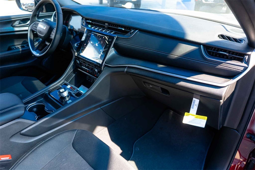 New Car 2025 Jeep Grand Cherokee L  Laredo For Sale Under $40,000 In San Marcos, Texas