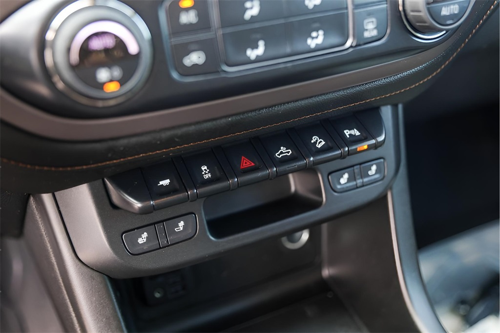 Used Car 2022 Gmc Canyon  At4 W/leather For Sale Under $35,000 In Austin, Texas