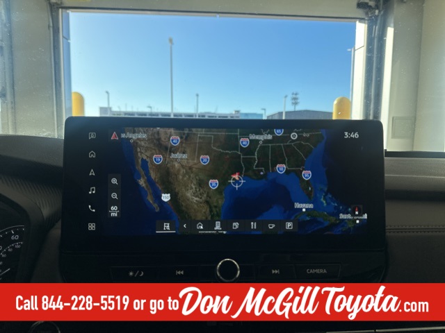 2025 Mitsubishi Outlander SE White at Baytown Hyundai