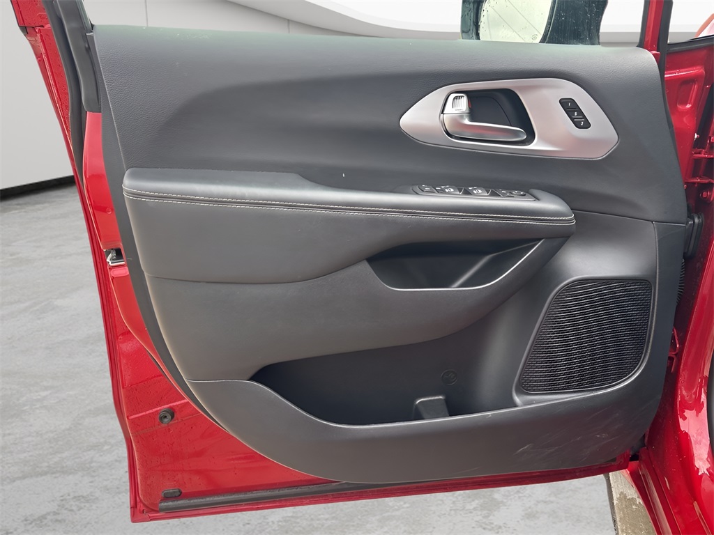 2025 Chrysler Pacifica