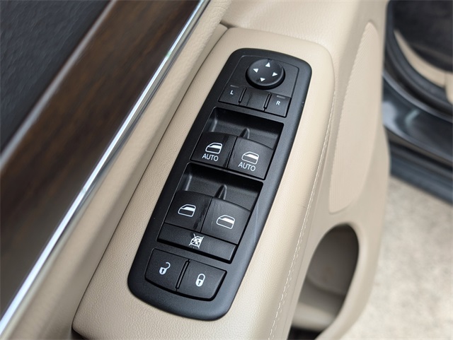 2015 Jeep Grand Cherokee Limited Black at DeMontrond Auto Country