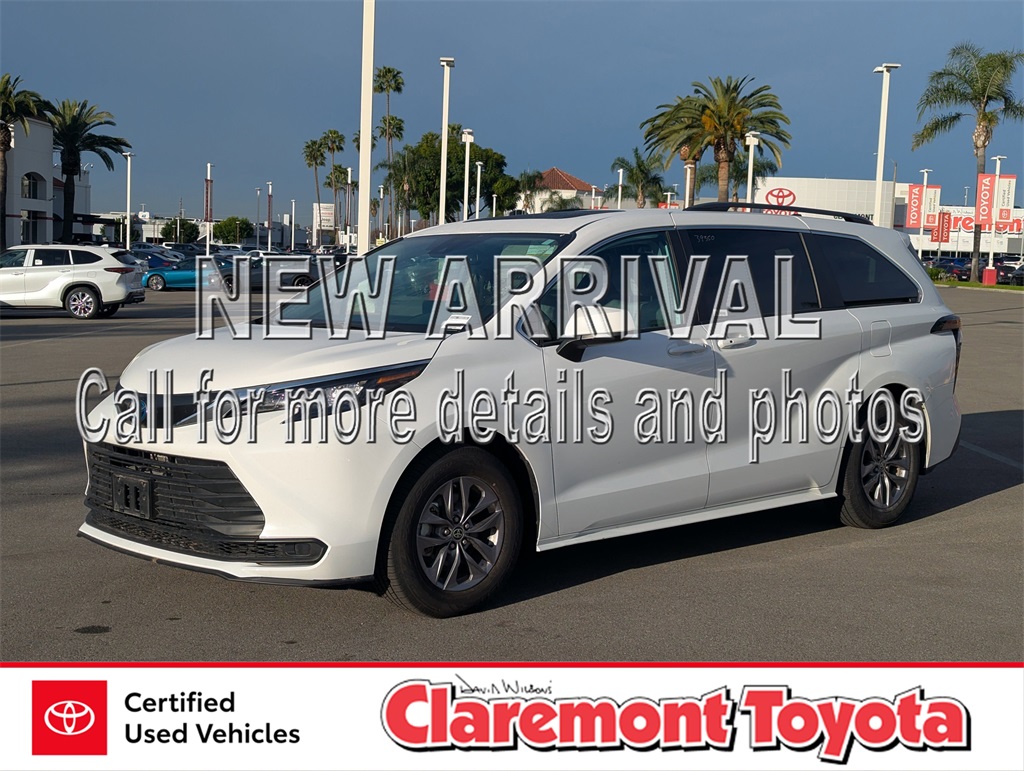 2024 Toyota Sienna LE 8-Passenger FWD