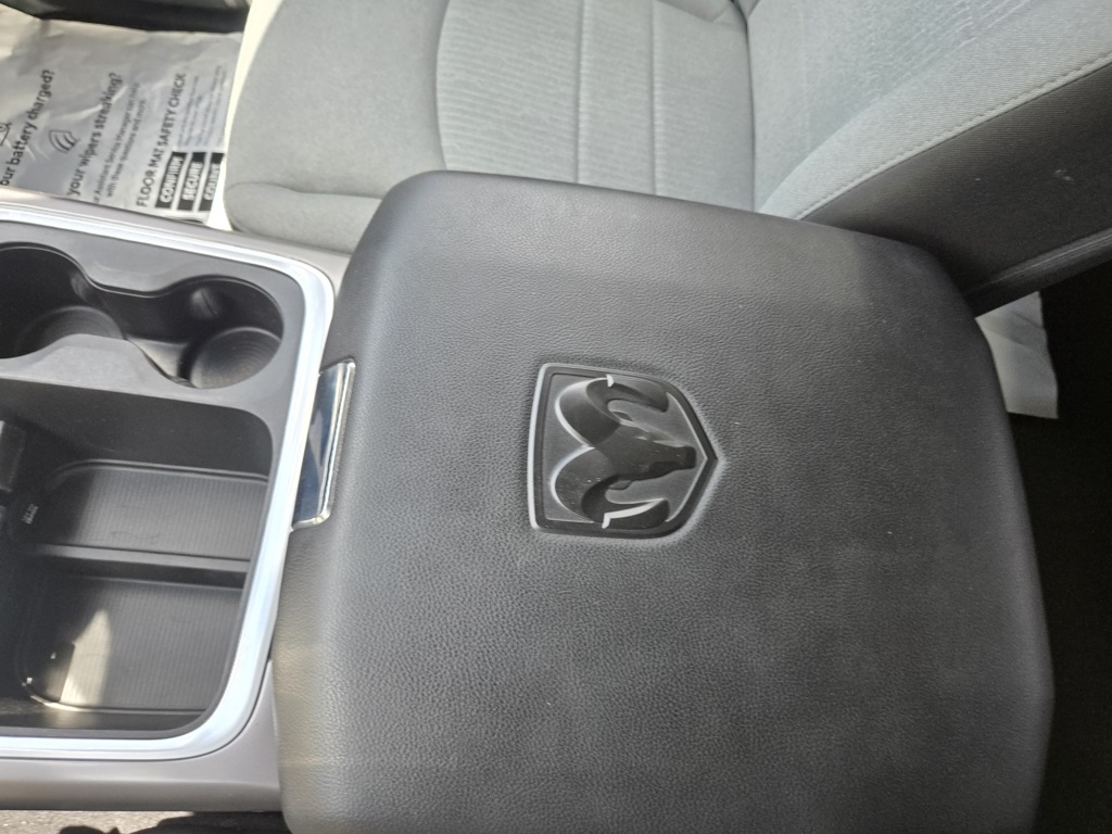 2023 Ram 1500 Classic SLT photo 8