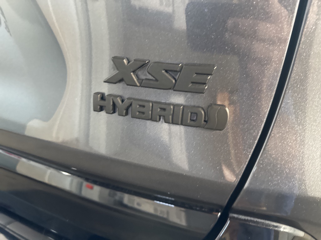 Thumbnail: 2022 Toyota RAV4 - 21