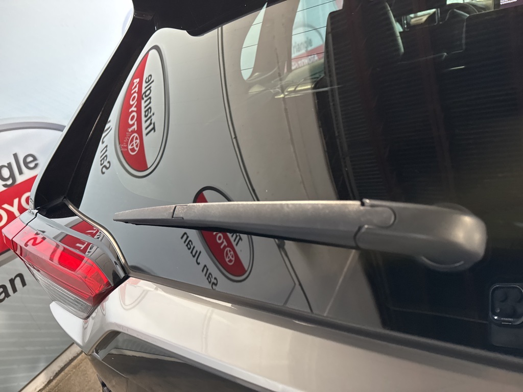 Thumbnail: 2022 Toyota RAV4 - 22