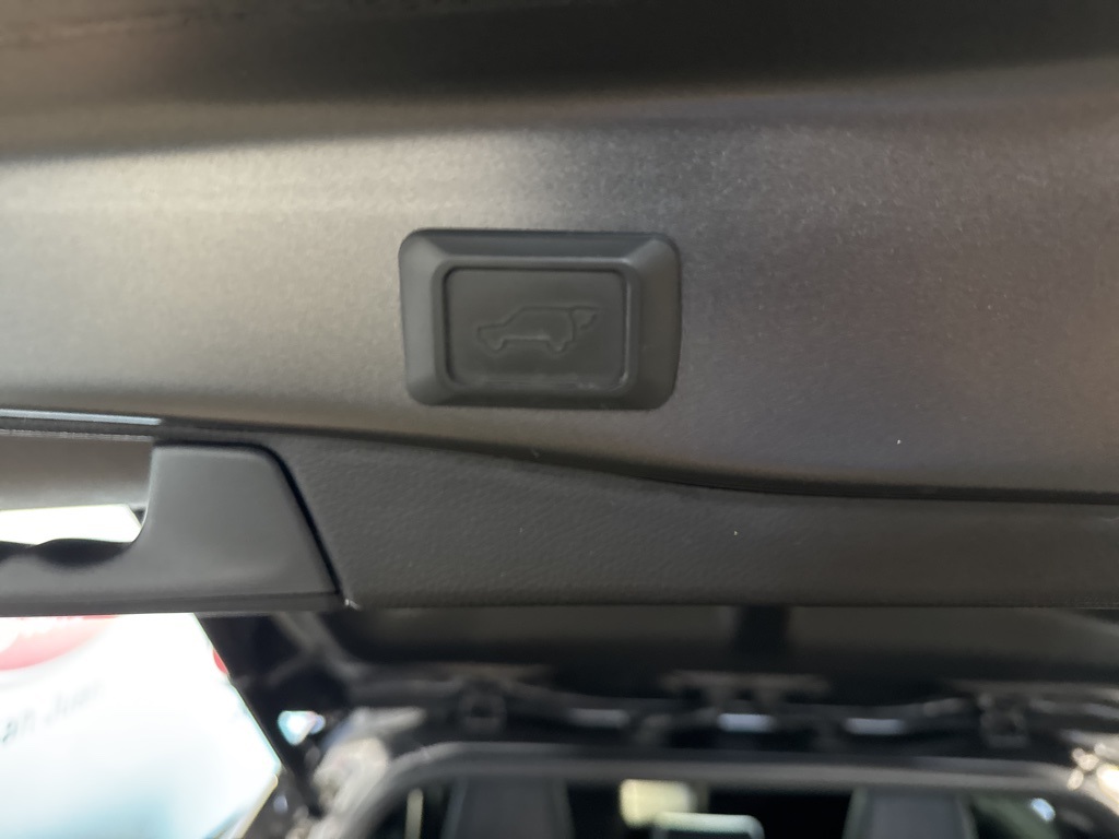 Thumbnail: 2022 Toyota RAV4 - 26