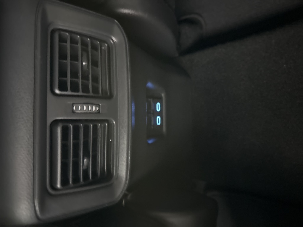 Thumbnail: 2022 Toyota RAV4 - 32