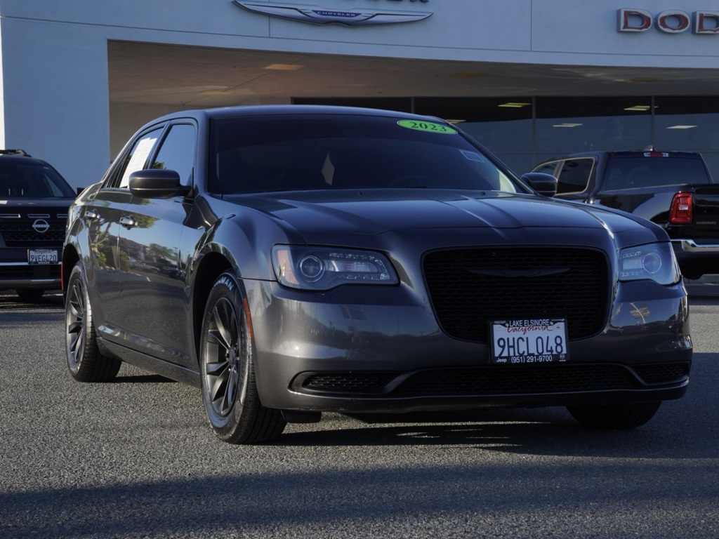 2023 Chrysler 300 Touring