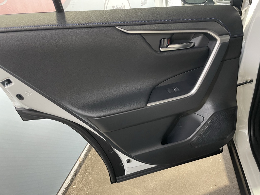 Thumbnail: 2025 Toyota RAV4 - 25