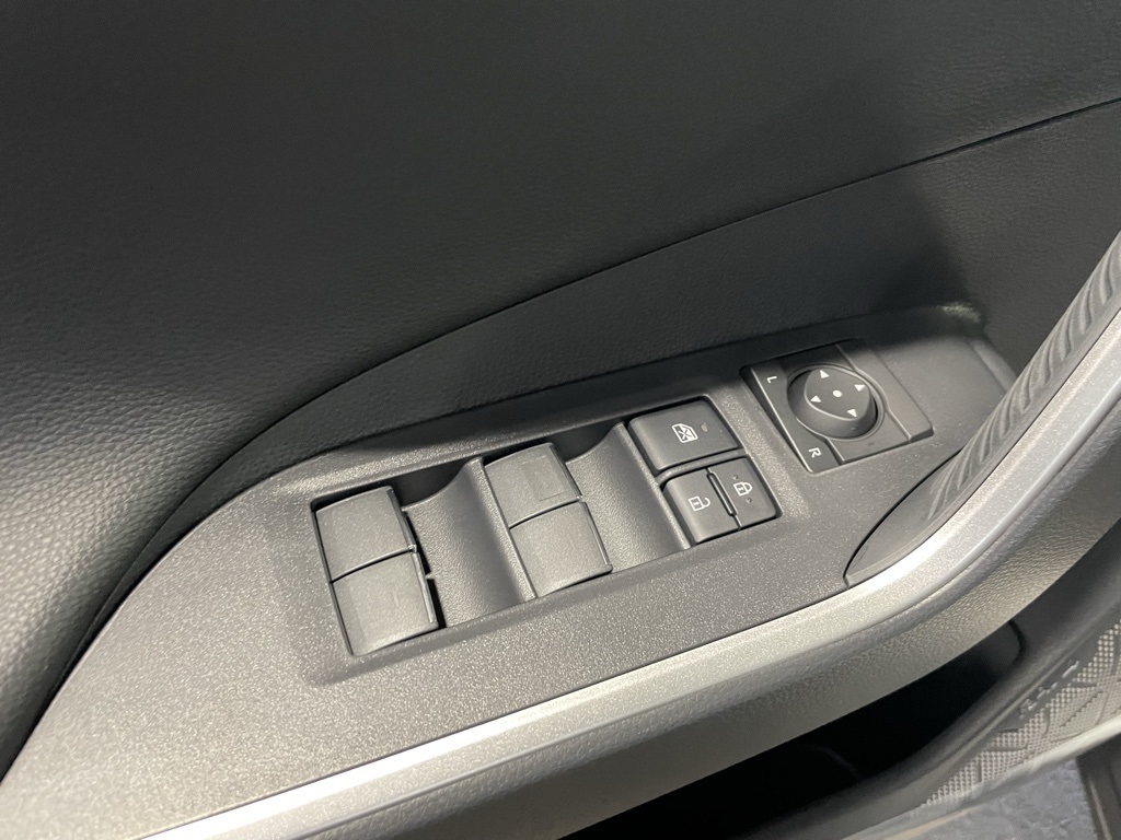 Thumbnail: 2025 Toyota RAV4 - 32